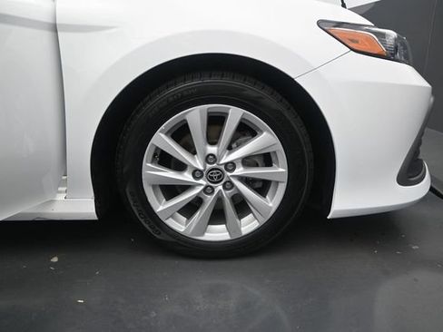 Used 2022 Toyota Camry LE FWD image 18