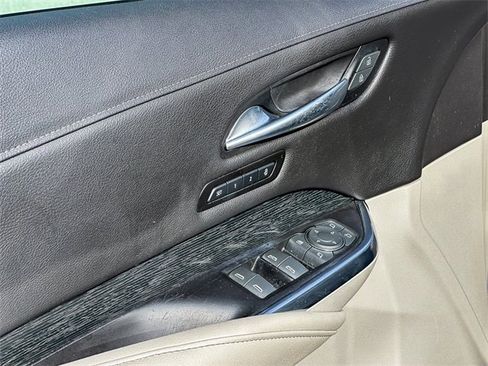 Used 2019 Cadillac XT4 Premium Luxury image 11