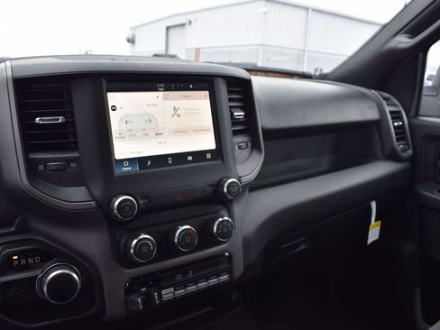 New 2024 RAM 2500 Tradesman w/ Chrome Appearance Group image 19