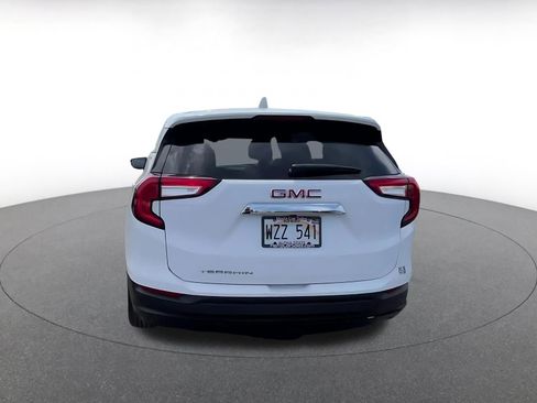 Used 2024 GMC Terrain SLE FWD image 12