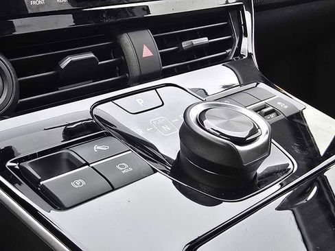 Used 2024 Toyota bZ4X XLE w/ Weather Package image 30