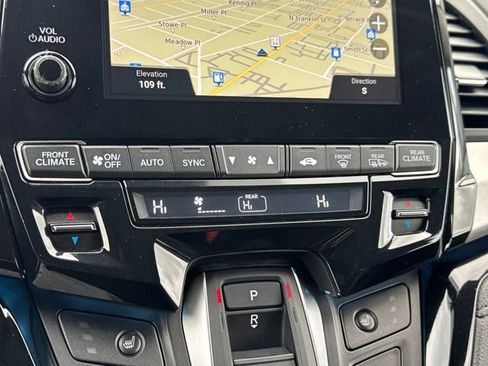 Certified 2022 Honda Odyssey Touring image 11