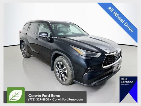 Used 2023 Toyota Highlander XLE AWD/4WD image 1