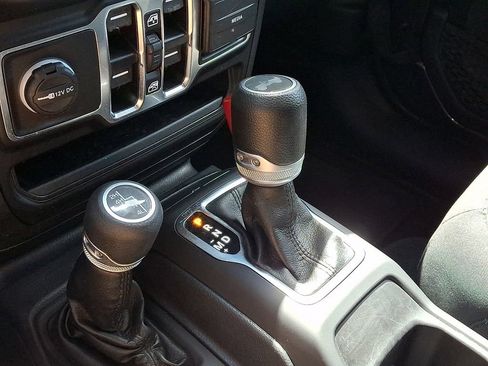 Used 2022 Jeep Wrangler Unlimited Sport AWD/4WD image 16