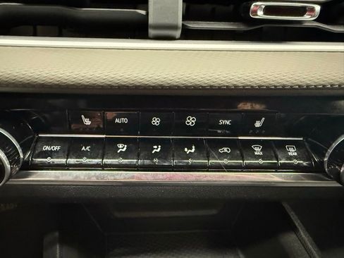 Used 2025 Chevrolet Equinox LT w/ Convenience Package II AWD/4WD image 13