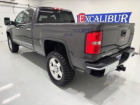 Used 2015 GMC Sierra 2500 SLT w/ Suspension Package, Off-Road image 4