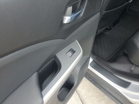Used 2015 Honda CR-V EX-L image 16