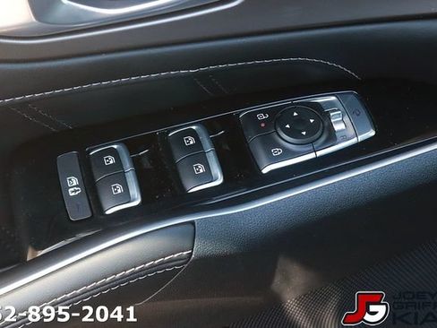Certified 2025 Kia Sorento SX FWD image 12