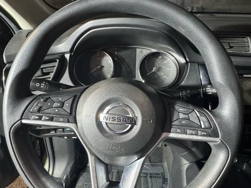 Used 2017 Nissan Rogue S AWD/4WD image 19