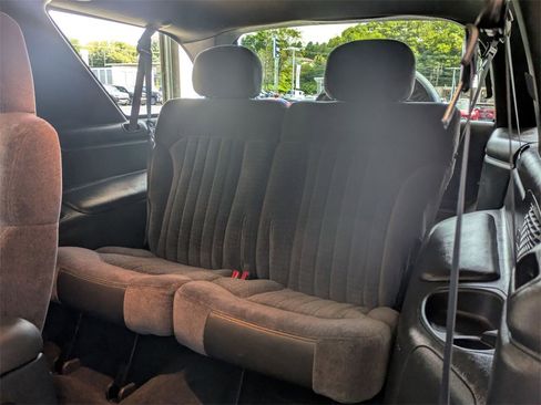 Used 2000 Chevrolet Blazer LS w/ LS Preferred Equipment Group image 9