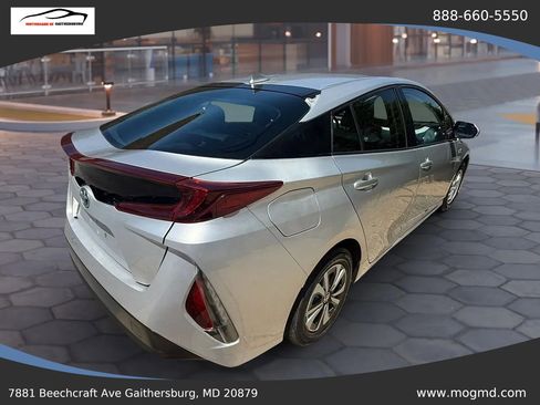 Used 2017 Toyota Prius Prime Premium FWD image 1