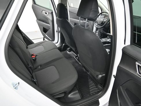 Used 2026 Kia Sportage LX image 32