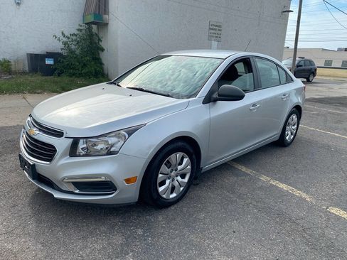 Used 2016 Chevrolet Cruze LS image 4