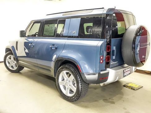 Used 2022 Land Rover Defender 110 SE AWD/4WD image 4