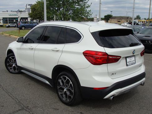 Used 2021 BMW X1 xDrive28i w/ Convenience Package AWD/4WD image 4