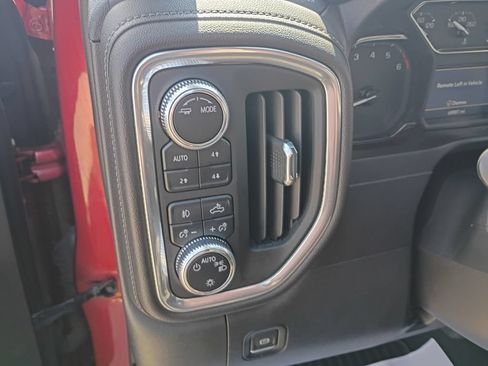 Used 2020 GMC Sierra 1500 Elevation w/ X31 Off-Road Package AWD/4WD image 18