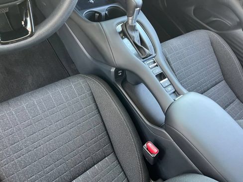 Certified 2026 Honda HR-V LX image 17