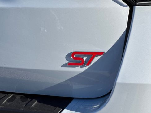 New 2026 Ford Explorer ST w/ Sun And Sound Package image 8