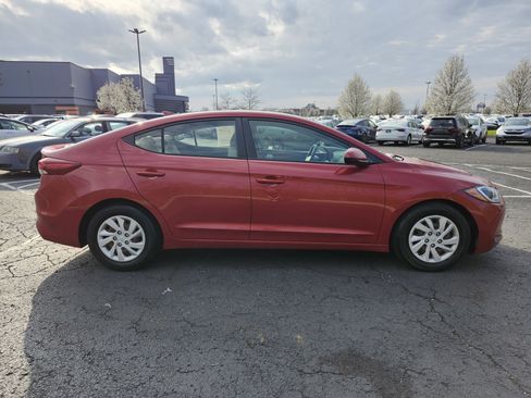 Used 2018 Hyundai Elantra SE w/ SE Connectivity Package 04 image 17