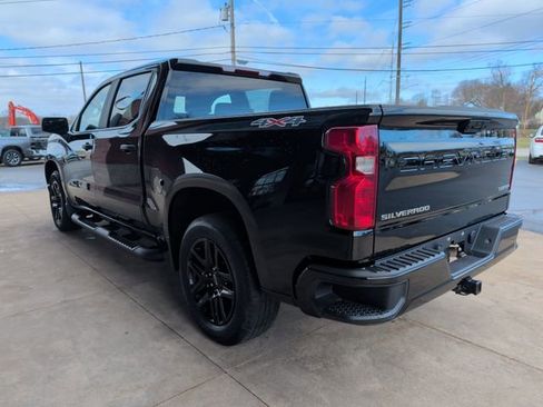 Used 2024 Chevrolet Silverado 1500 Custom image 5
