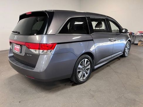 Used 2015 Honda Odyssey Touring image 3