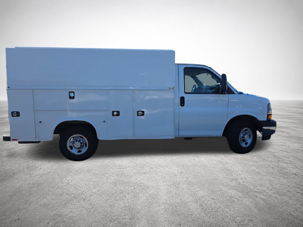 Used 2022 Chevrolet Express 3500 w/ Power Convenience Package RWD image 9