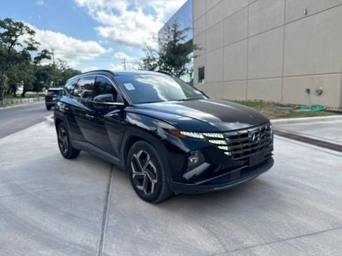 Used 2022 Hyundai Tucson Limited w/ Cargo Package FWD image 4