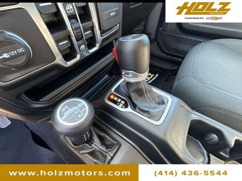 Used 2021 Jeep Wrangler Unlimited Sahara w/ Cold Weather Group image 16