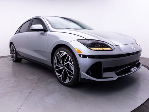 Used 2023 Hyundai Ioniq 6 SEL RWD image 12