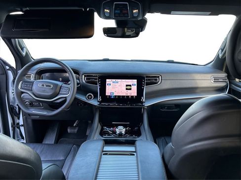 Used 2024 Jeep Wagoneer Series II image 29