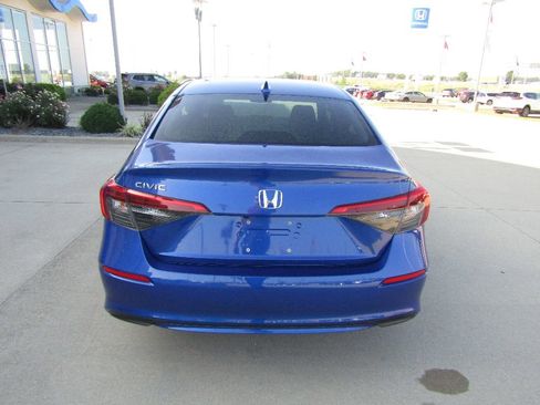 Used 2022 Honda Civic EX image 6