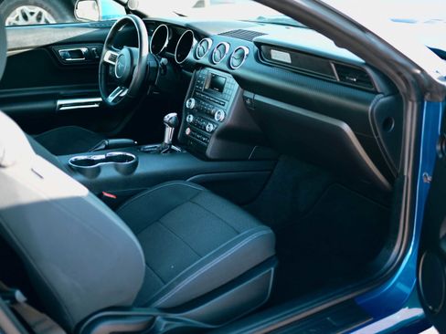 Used 2017 Ford Mustang Coupe image 10