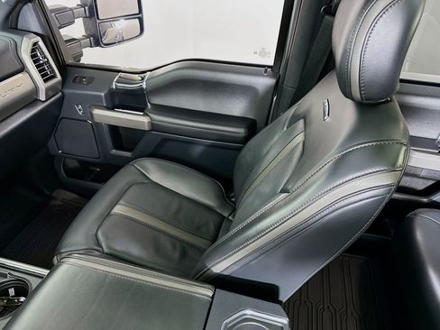 Used 2022 Ford F250 Platinum w/ FX4 Off-Road Package image 24