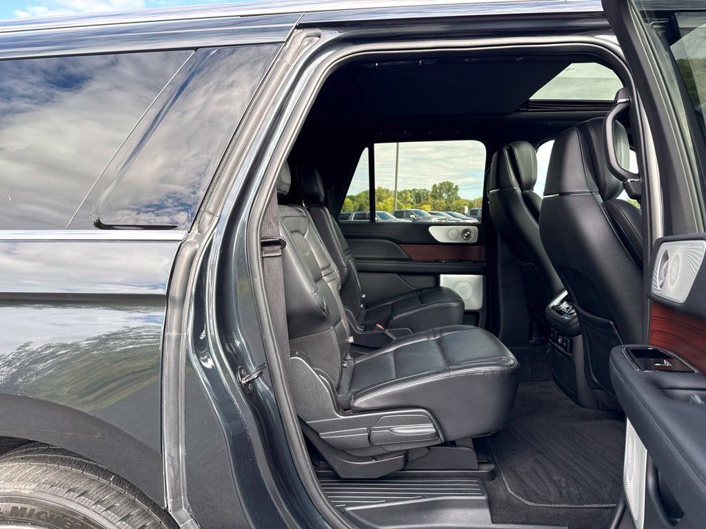 Used 2021 Lincoln Navigator L Reserve w/ Luxury Package AWD/4WD image 14