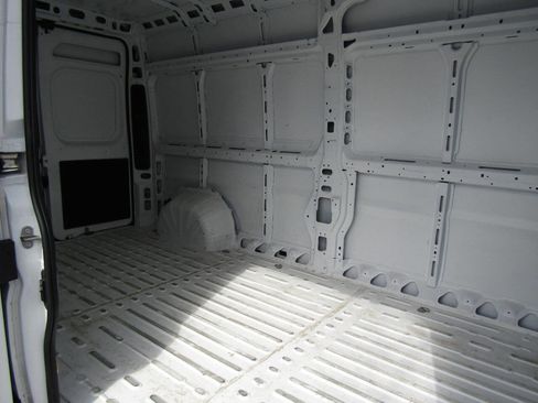 Used 2025 RAM ProMaster 3500 w/ Convenience Group image 24