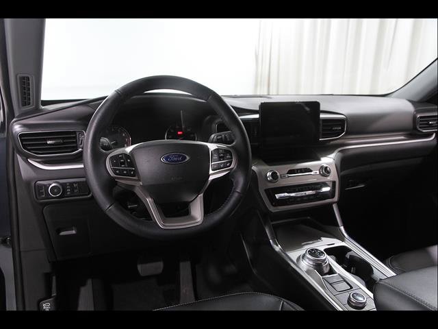 Certified 2022 Ford Explorer XLT w/ Equipment Group 202A AWD/4WD image 7
