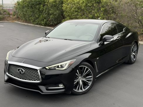 Used 2017 INFINITI Q60 3.0t w/ Premium Plus Package 3.0T RWD image 4