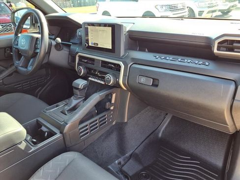 Used 2025 Toyota Tacoma SR image 27