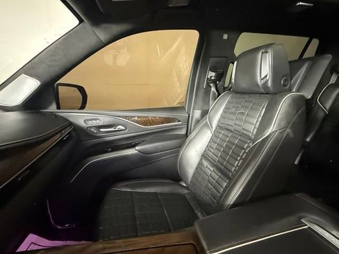 Used 2021 Cadillac Escalade Sport Platinum w/ Heavy-Duty Trailer Package AWD/4WD image 15