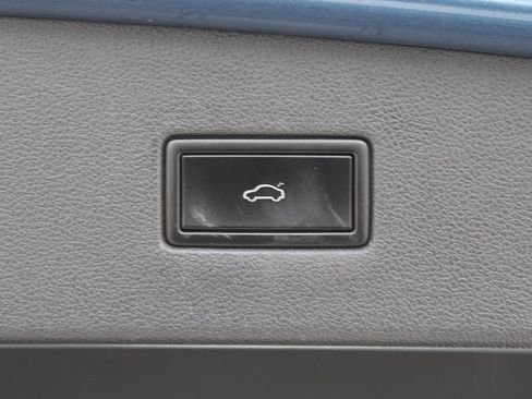 Certified 2020 Volkswagen Tiguan SEL image 30