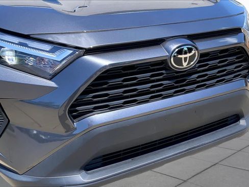 Used 2024 Toyota RAV4 XLE AWD/4WD image 31