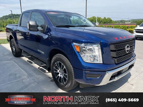 Used 2024 Nissan Titan SV w/ SV Convenience Package AWD/4WD image 28