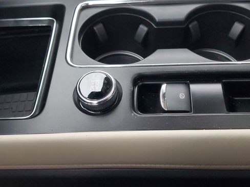 New 2026 Lincoln Corsair Premiere image 24