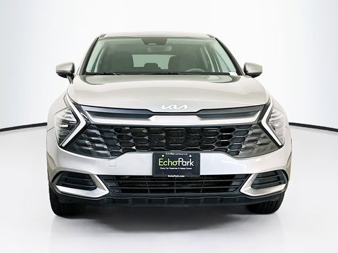 Used 2025 Kia Sportage LX image 2