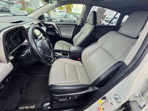Used 2018 Toyota RAV4 Limited FWD image 14