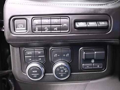 Used 2023 GMC Yukon Denali Ultimate image 14