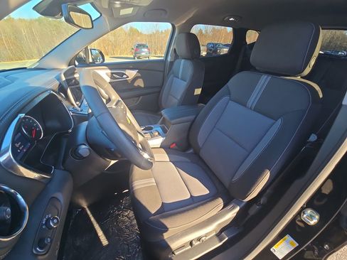 New 2025 Chevrolet Blazer LT w/ Convenience Package image 56