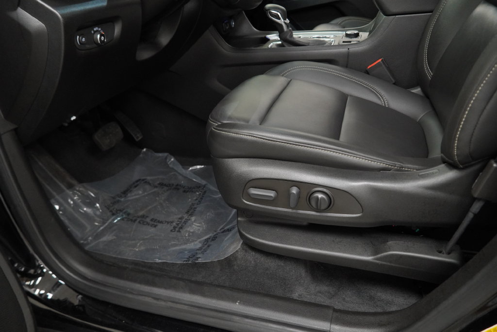 Used 2023 Chevrolet Traverse LT FWD image 34