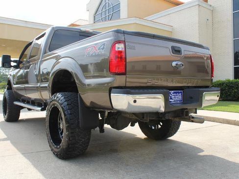Used 2016 Ford F250 Lariat w/ Lariat Interior Package AWD/4WD image 13