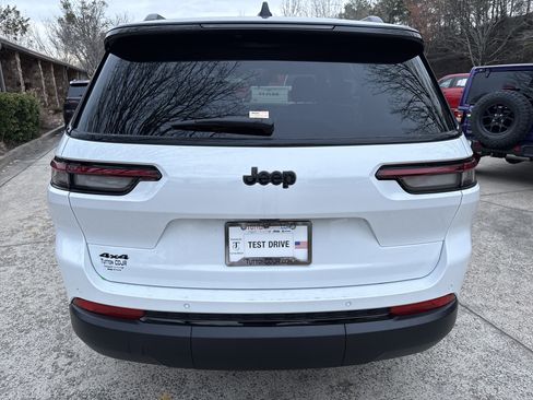 New 2025 Jeep Grand Cherokee L Limited w/ Trailer Tow Package image 6